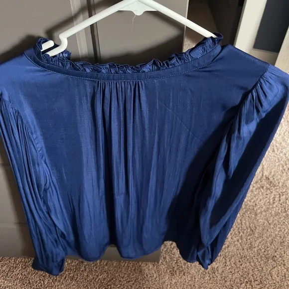 NWT Evereve Tally Satin Blouse - Medium - Blue - Picture 5 of 5
